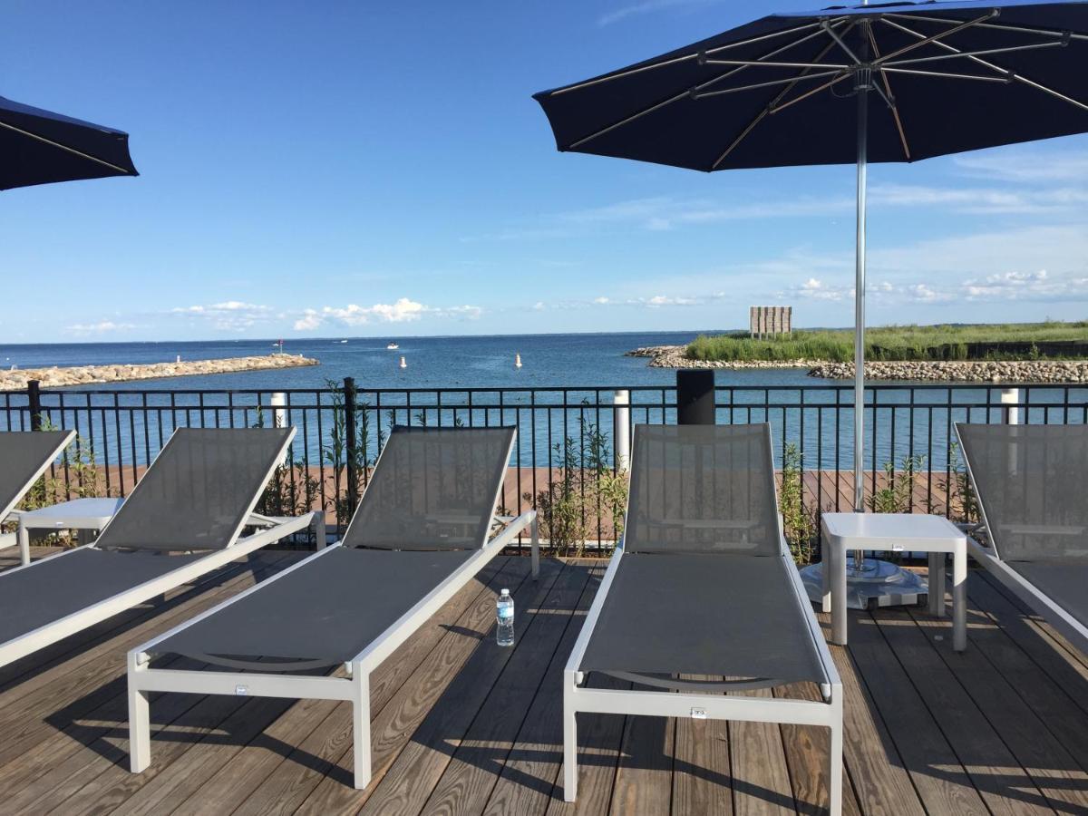 Stunning Stayz At Friday Harbour Beach Marina Resort Lake Simcoe Innisfil Экстерьер фото